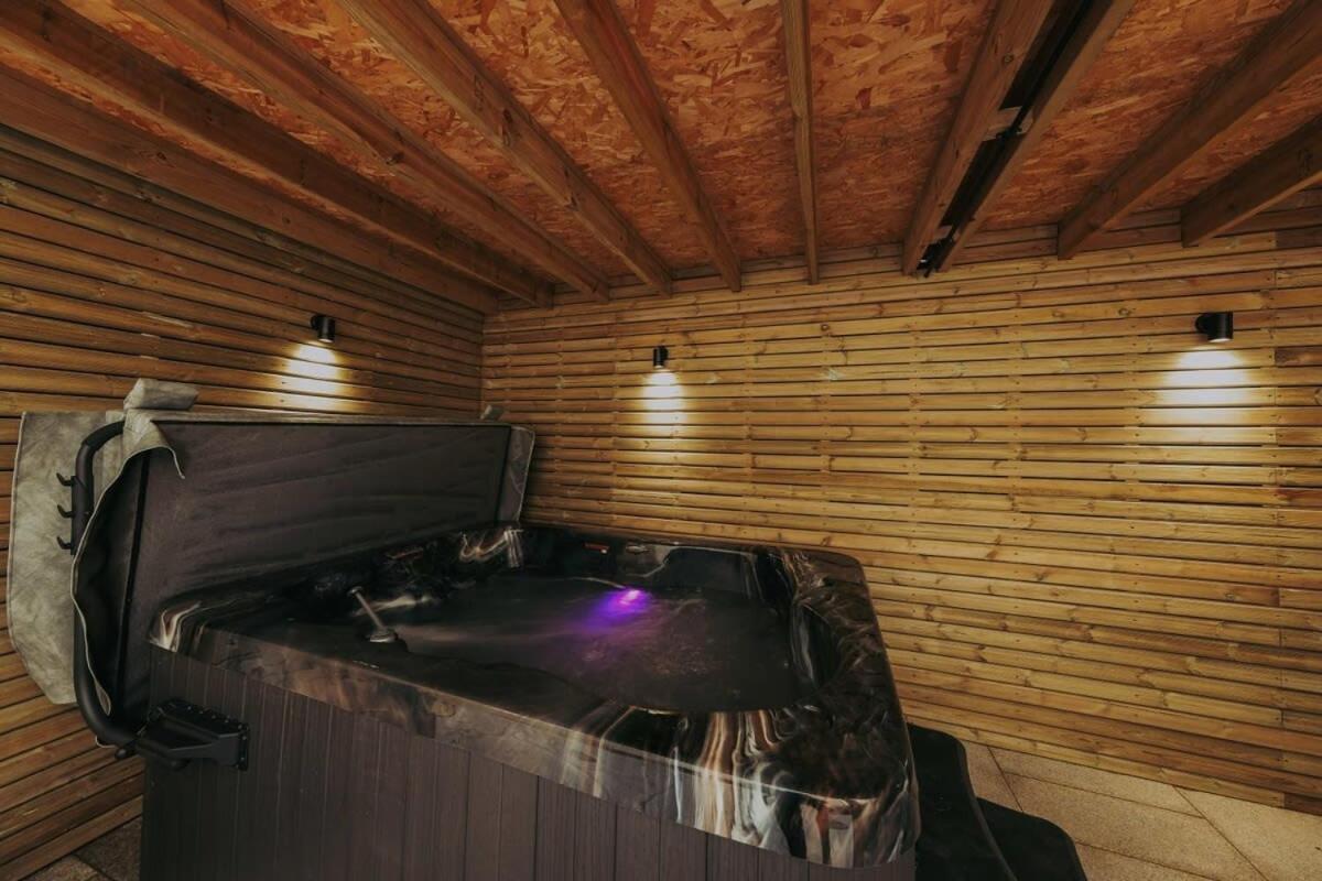 Apartamento Clifton 32 - Garden Flat With Hot Tub - Hopewell Bristol Exterior foto